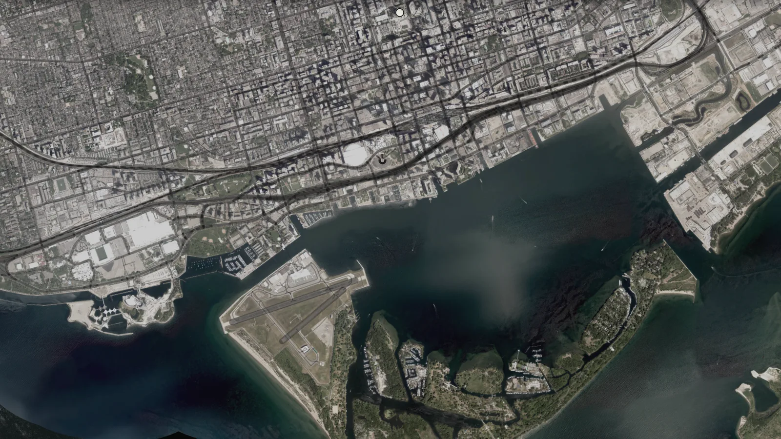 Downtown, the islands and Lake Ontario on the City of Toronto's aerial photos in Takt